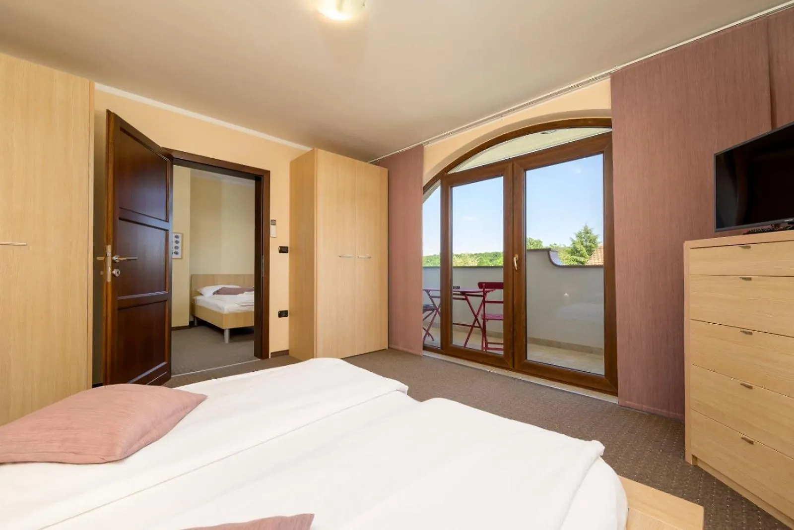 Апартаменты Penthouse Aurora Manjadvorci
