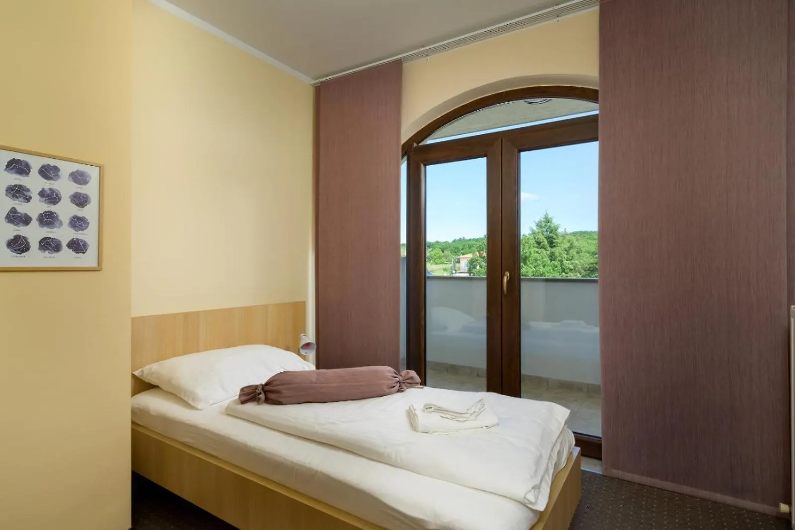 Penthouse Aurora Daire Manjadvorci